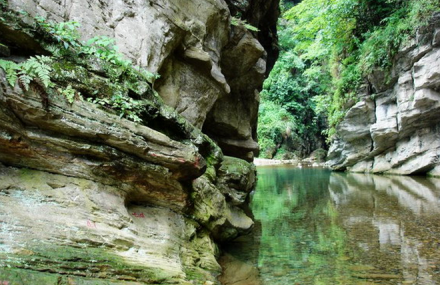 乐山峨眉山黑竹沟温泉