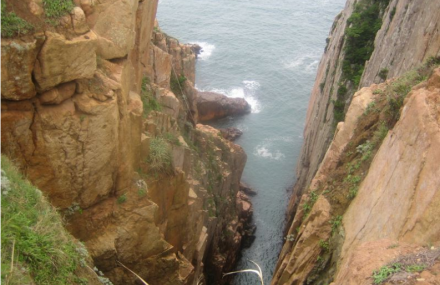 舟山东崖绝壁