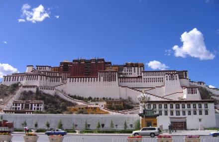 拉萨西藏藏医药文化博览中心