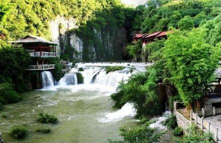 贵阳钙化滩全瀑布