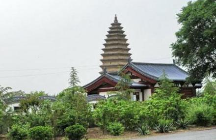 三门峡宝轮寺塔