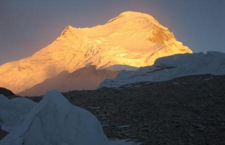 日喀则希夏邦马峰