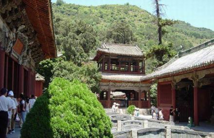 德宏户撒皇阁寺