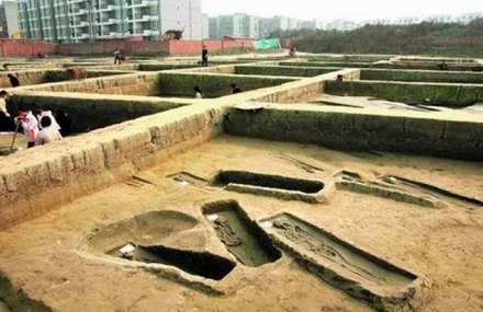 成都古蜀船棺合葬墓