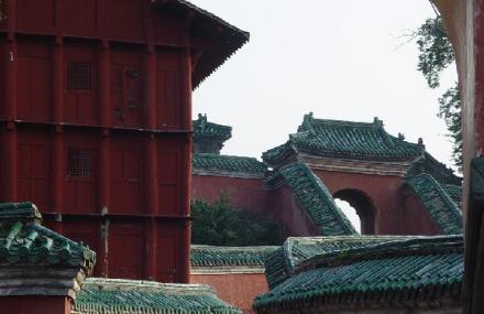 十堰九曲黄河墙