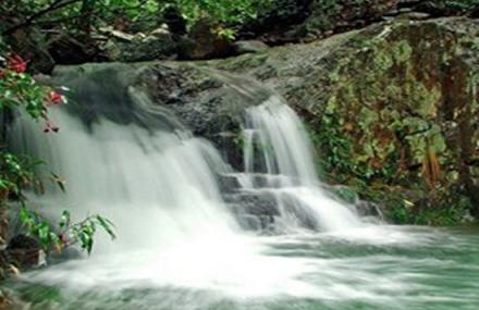 湖州浙北峡谷漂流