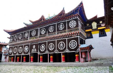 阿坝州格尔底寺