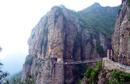 绍兴山间吊桥