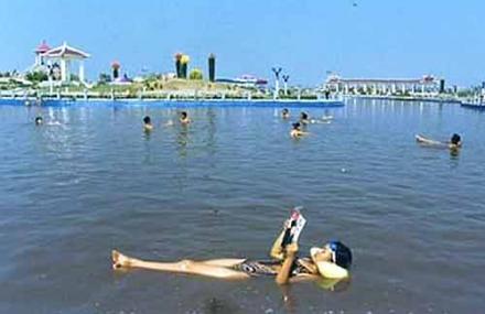 德阳死海漂漂浴