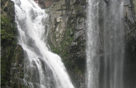 宁波徐凫岩瀑布