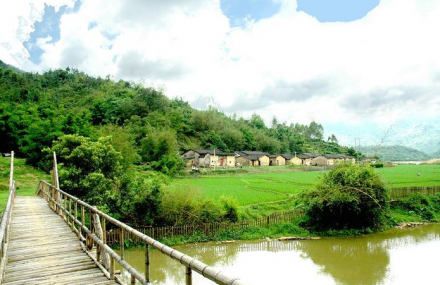 江门岑洞峡谷漂流
