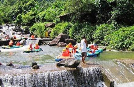 防城港九龙潭漂流景区