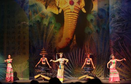 西双版纳勐巴拉纳西歌舞秀