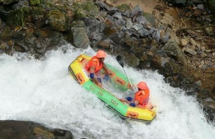 河源万绿谷空中漂流