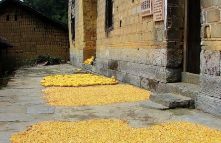 湘西关田山苗寨