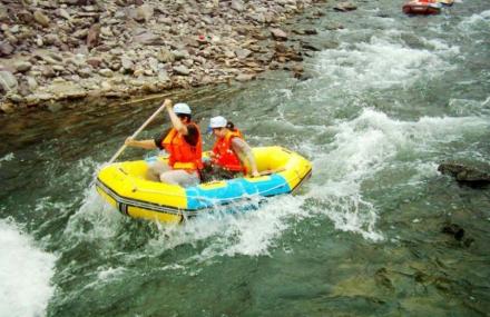 黄山养生河漂流