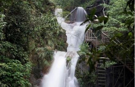 清远银盏谷原生态峡谷