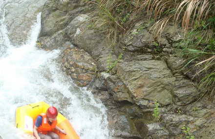 杭州千岛湖九咆界漂流