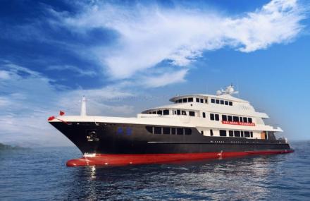 青岛海上游崂山