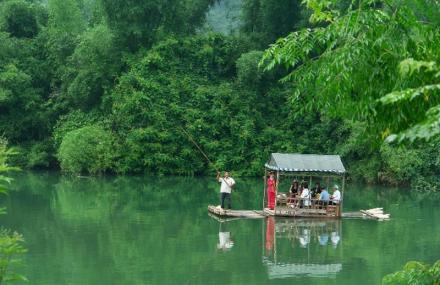 桂林遇龙河漂流万景码头