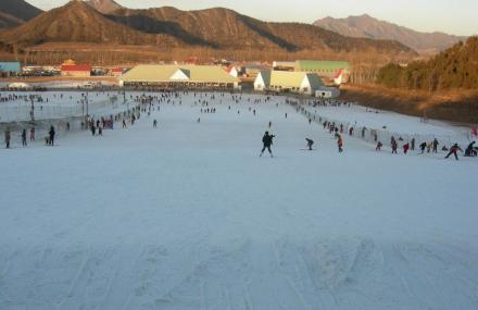 北京狂飙乐园滑雪场