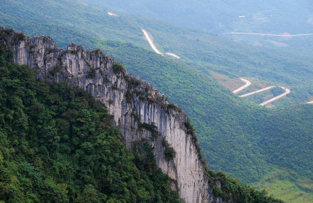 广安华蓥山天然大盆景