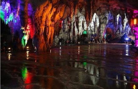 百色吉星岩景区