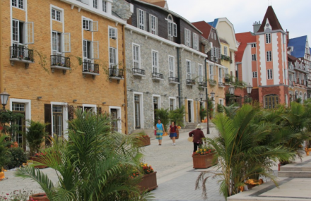 成都白鹿中法传统风情小镇