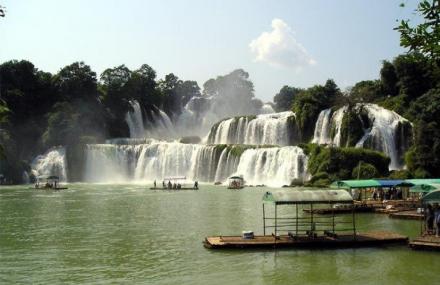 崇左德天旅游区