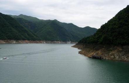 桂林东江漂流区