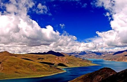 拉萨羊卓雍圣湖