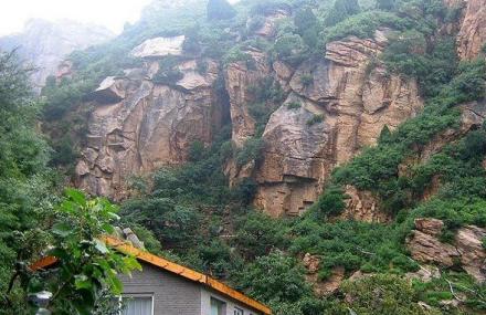 酒泉金鼎湖清泽溪风景区