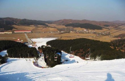 沈阳白清寨滑雪场