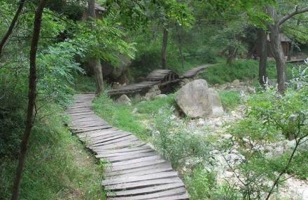 莱芜王石门天上人家旅游区