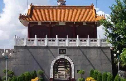 湛江三元塔