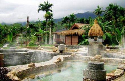 无锡雨后山林温泉