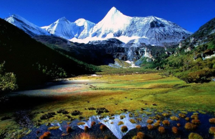 甘孜州巴塘措普沟旅游景区