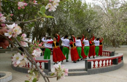 喀什木卡姆民俗风情度假村