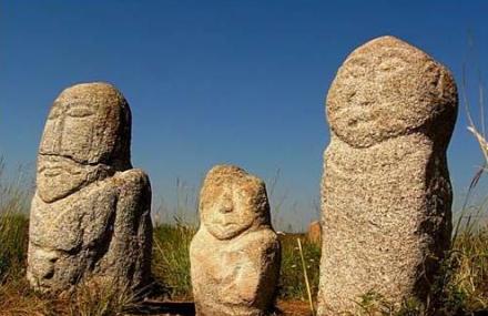 伊犁阿尔泰草原石人