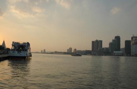 广州珠江夜游芳村码头