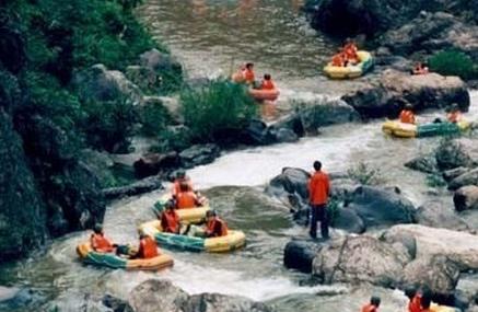 张家口永定河峡谷漂流